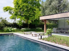 Hoveniersgebroeders Strak natuurzwembad in prefab PPC
