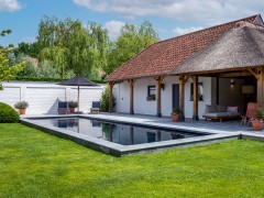 Leisure Pools Belgium Stijlvolle monoblok met energieneutraal karakter