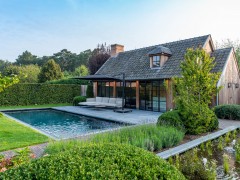 Lefinjo Zwemmen tussen de lavendel