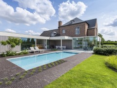  Biopools Koen Degroote Stijlvol bio-zwembad met zuiderse vibe